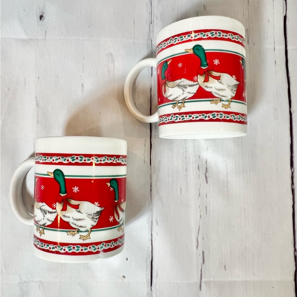 Vintage Christmas Mallard Duck Mugs Set of 2 Holiday Holly Berry Cottagecore - Picture 3 of 8